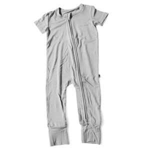 Mamalulu goodnight graphite short sleeve zippie